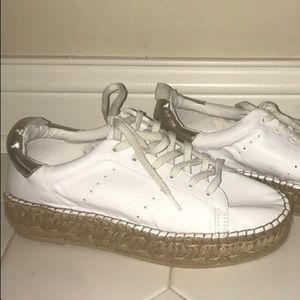 NWOT Steve Madden Sneakers